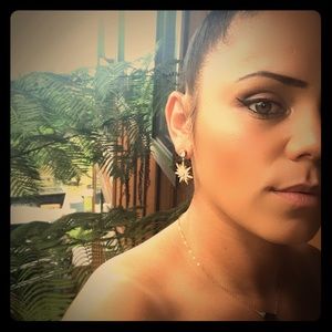 Meet your Posher, Kanoelani